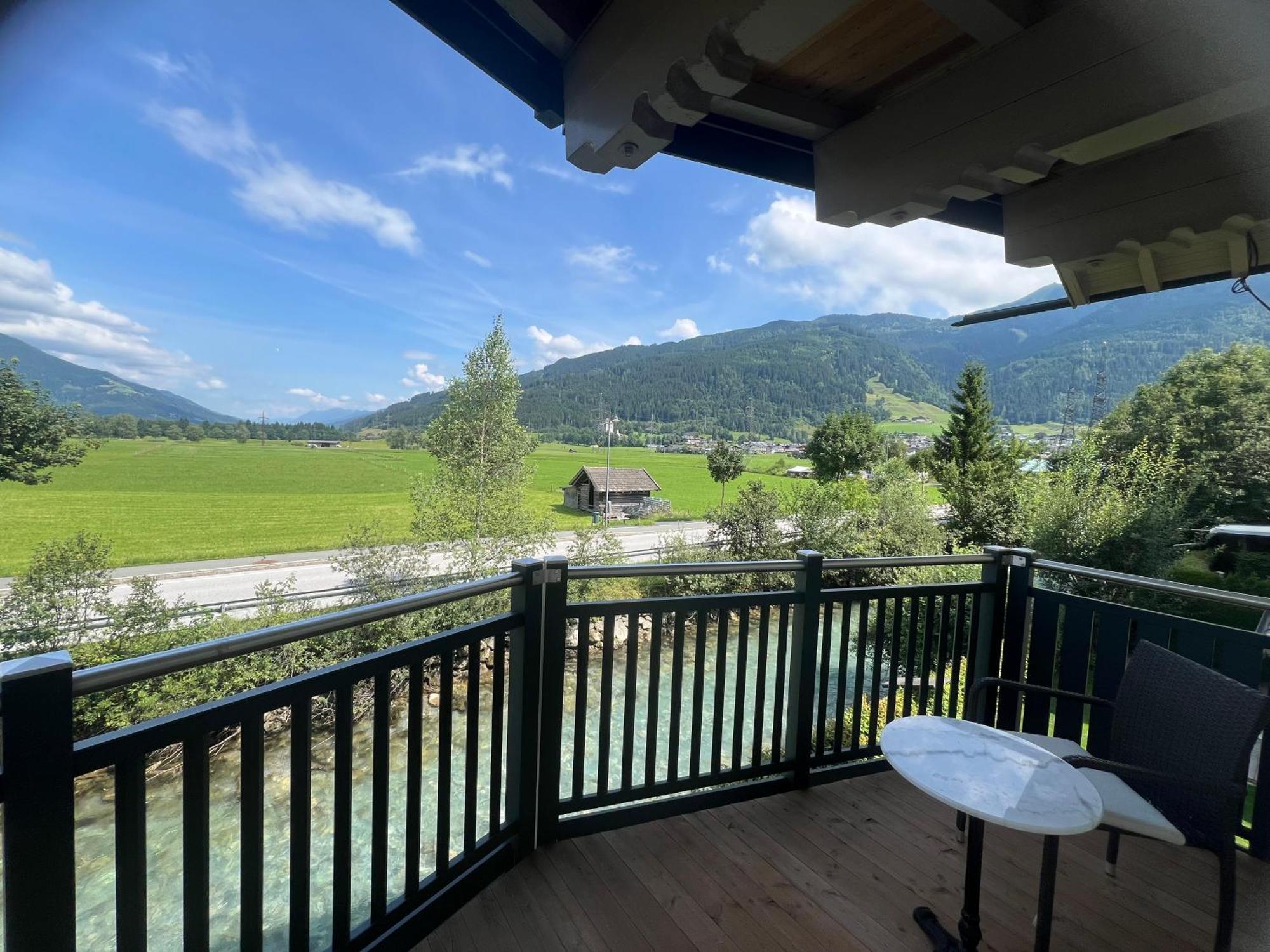 Villa Theresa คาพรูน ภายนอก รูปภาพ
